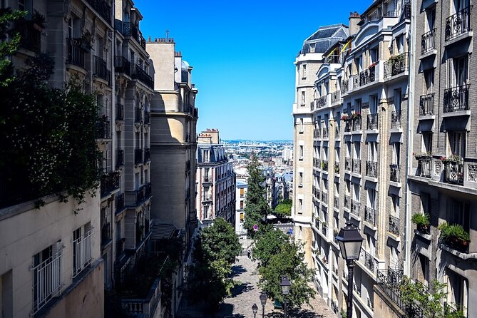 Paris Chocolate and Pastry Private Tour With Secret Food Tours - How much food should you expect?