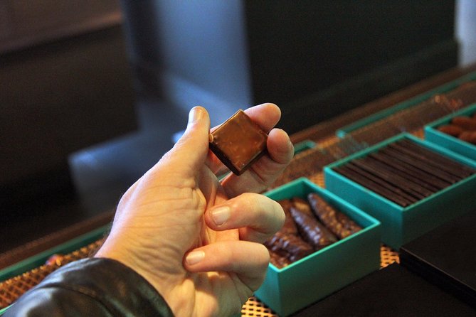 Paris French Sweets Tasting Tour with Pastries and Chocolates - Why the guide matters so much