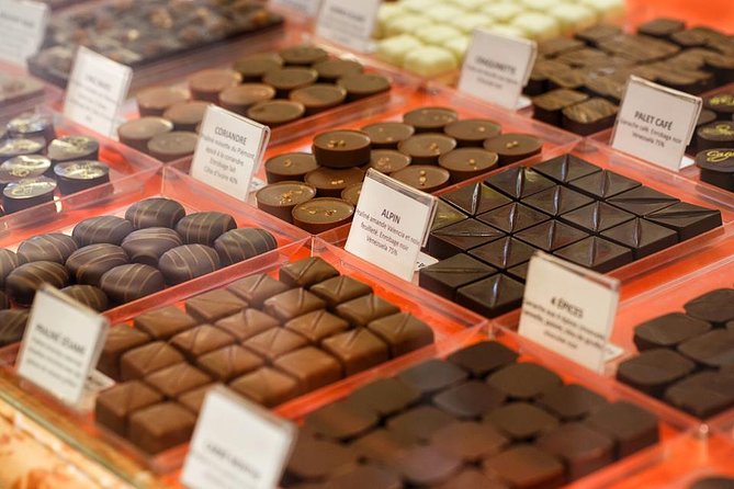 Paris Marché d’Aligre Walking Tour with Chocolate and Cheese Tasting - Walking the outdoor and indoor market