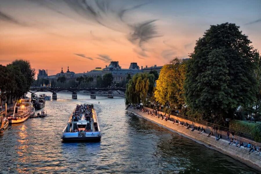 Paris: Seine River Cruise with Meringue or Hot Chocolate - Arriving at Port de la Bourdonnais, Pier Number 3