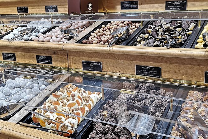 Paris Sweet & Chocolate Family Treasure Hunt - Finishing with a drink or Paris ice cream
