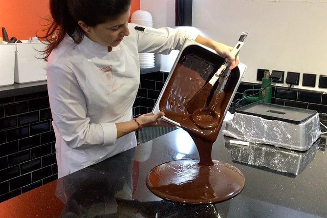 Praliné Rocher Chocolate making class in Paris (collective) - What happens downstairs in the workshop