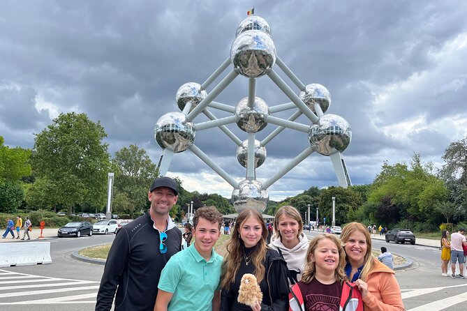 Private Day Trip Brussels from Paris with Chocolate/Beer Tasting - Manneken Pis and the small statue with a huge reputation
