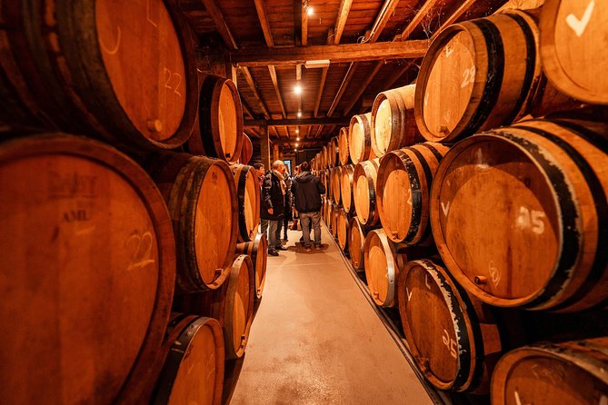 Private: Discover Brussels beer & breweries by a young local (incl. chocolate) - A choice between In ’t Spinnekopke and Royal Theatre Toone