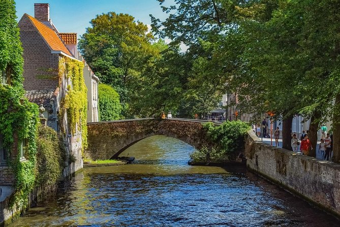 Private sightseeing tour to Bruges and chocolate from Amsterdam - The historic center and the Basilica of the Holy Blood