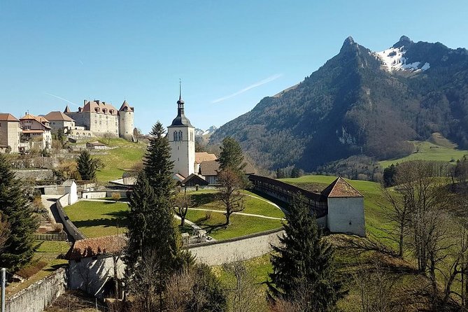 Private Swiss Cheese and Chocolate Tour from Interlaken - La Maison du Gruyère: seeing how the cheese is made