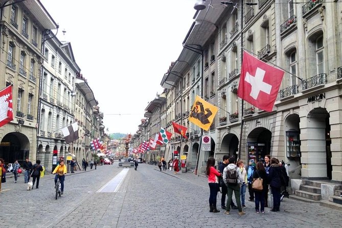 Private Swiss Cheese and Chocolate Tour from Interlaken - Jaun: a short mountain pass stop