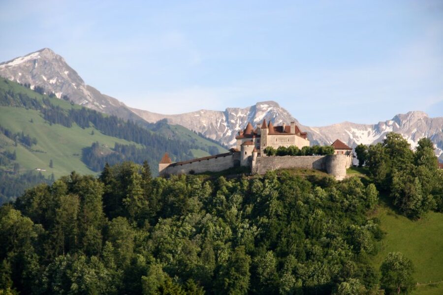 Private Tour to Gruyeres with Cheese and Chocolate Factory - Walking through medieval Gruyères