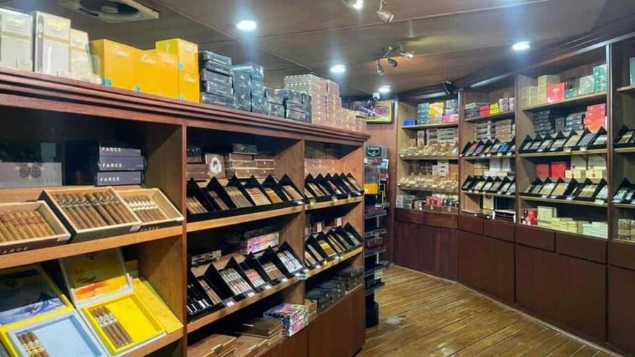 Punta Cana: Don Lucas Cigar, Chocolate, & Rum Tour - Shopping at the Don Lucas store