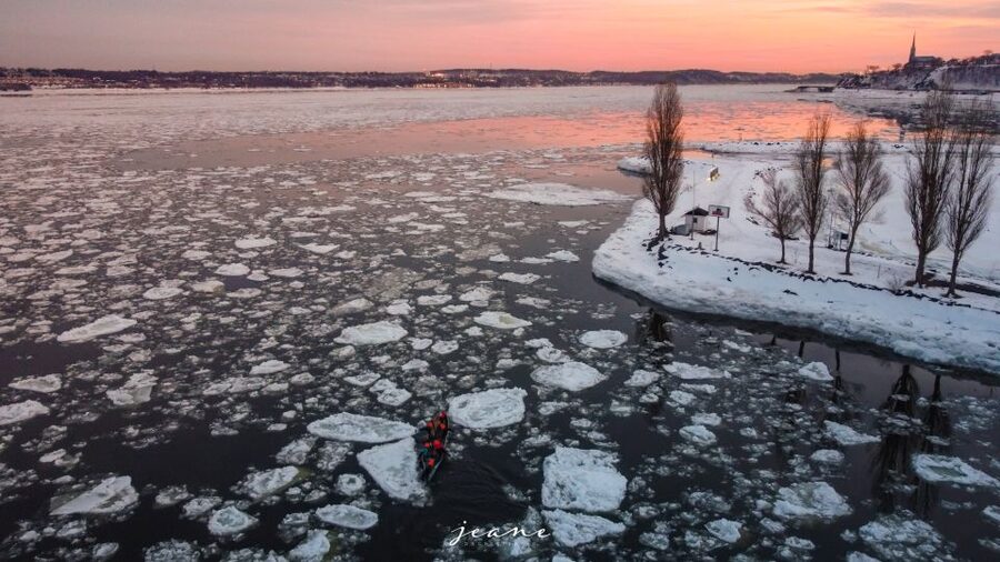 Quebec City: Ice Canoeing with Hot Chocolate & Sauna - The essentials at a glance