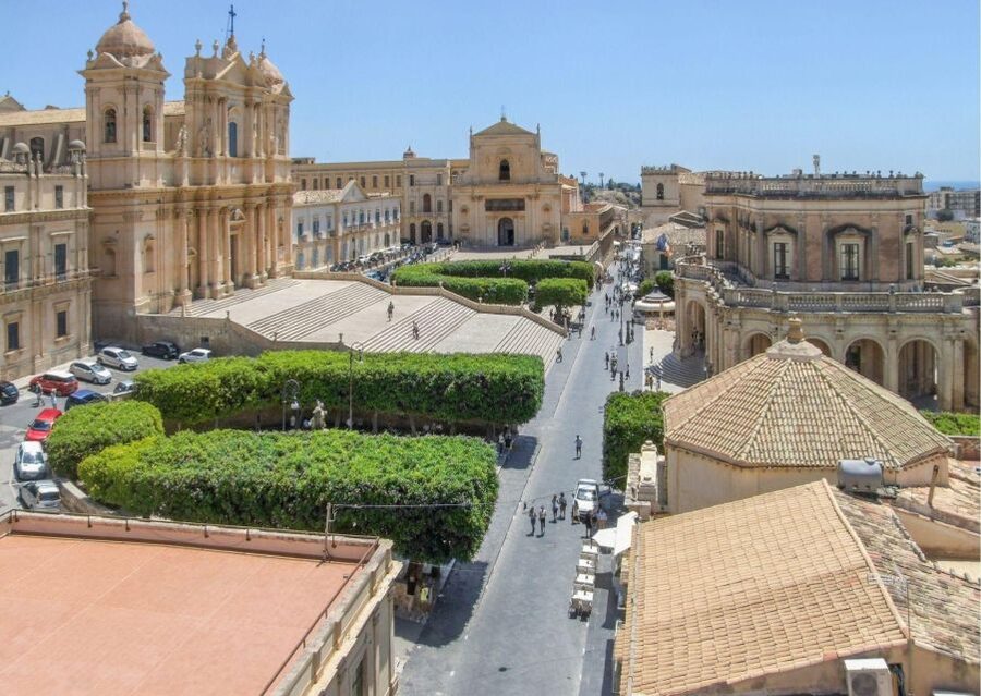 Ragusa, Noto and Chocolate Tasting - Day tour from Siracusa - Who should book this experience?