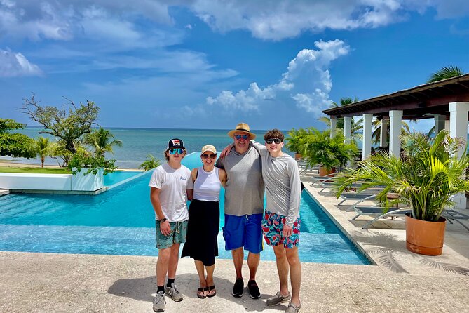 Roatán Island Tour: Sloth & Monkey Park, Rum, and Chocolate - A private start at Coxen Hole or Mahogany Bay