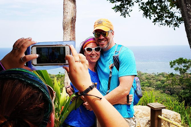 Roatan Monkey and Sloth Tour with Chocolate and Rum Factory - Meeting sloths, monkeys, and macaws