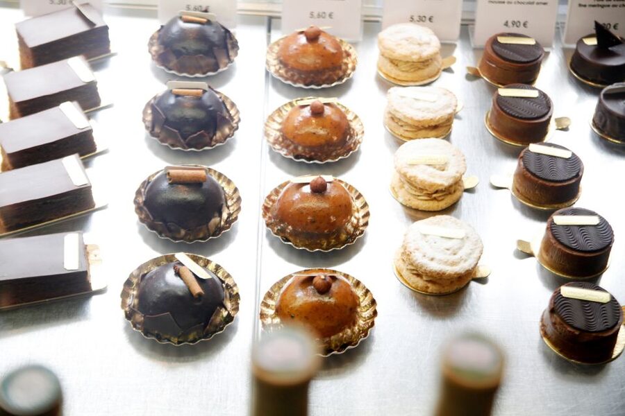 Saint-Germain-des-Prés: Pastry and Chocolate Walking Tour - Key points at a glance