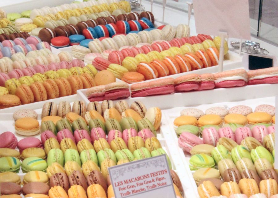 Saint-Germain-des-Prés: Pastry and Chocolate Walking Tour - Pace, group size, and the 150-minute format