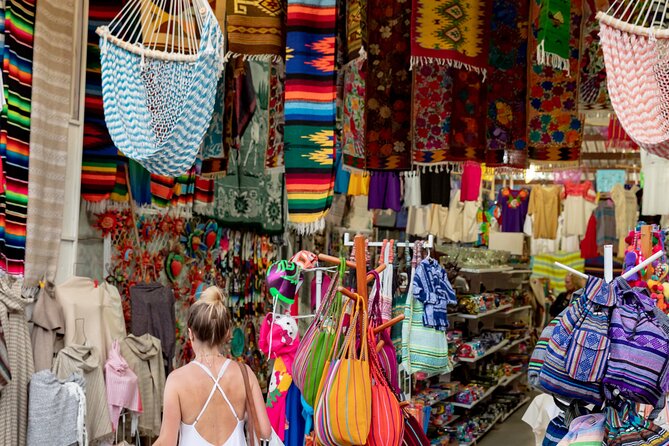 San Jose del Cabo Art Walk, Beer Tasting &Chocolate Demonstration - The pearl demonstration and the shopping question
