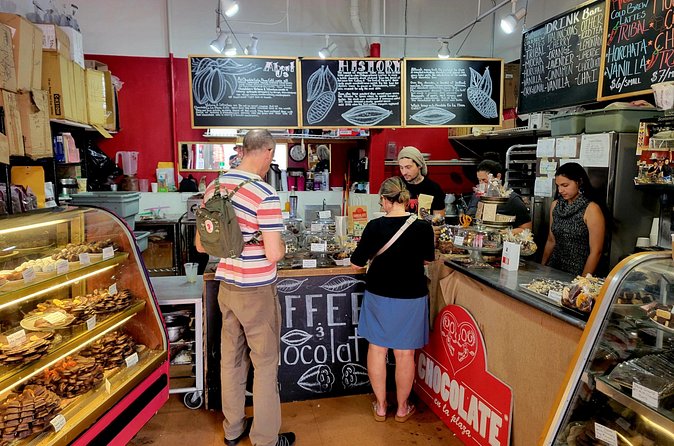 Santa Fe Chocolate Tasting and History Exploration Tour - Three chocolatiers around Santa Fe Plaza