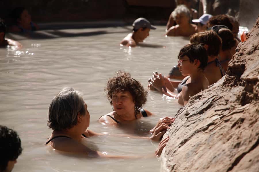Santiago: Full day Embalse del Yeso, Casa de Chocolate, picnic & Hot Springs - What the $90 price really covers