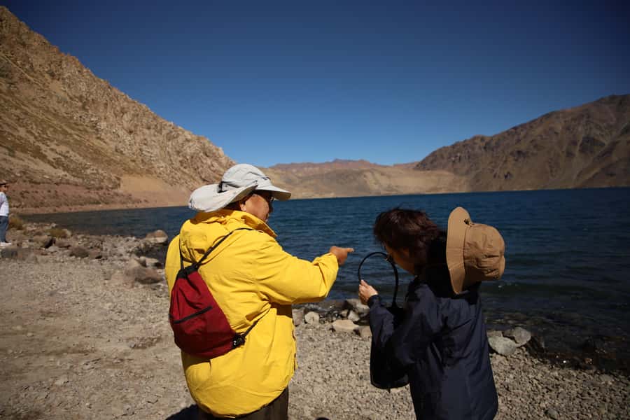 Santiago: Full day Embalse del Yeso, Casa de Chocolate, picnic & Hot Springs - Breakfast in San José de Maipo