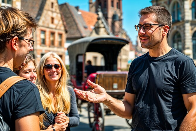 Secrets of Bruges: Walking Tour With a Chocolate and Waffle Bite - A lively first look at Bruges