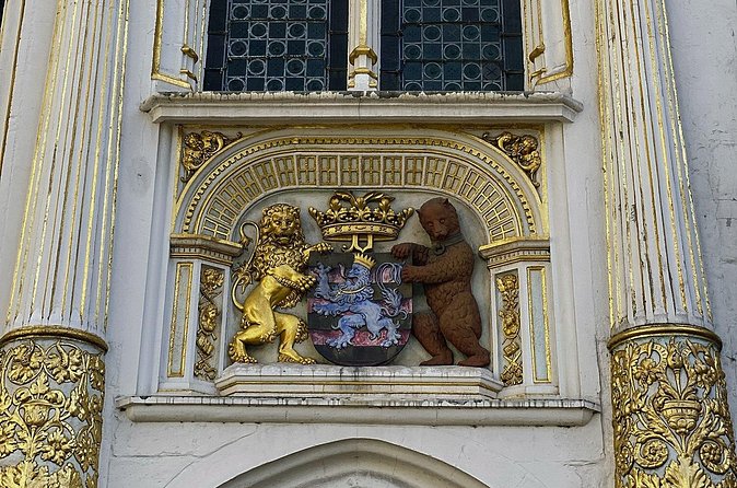 Secrets of Bruges: Walking Tour With a Chocolate and Waffle Bite - Church of Our Lady and Saint John’s Hospital
