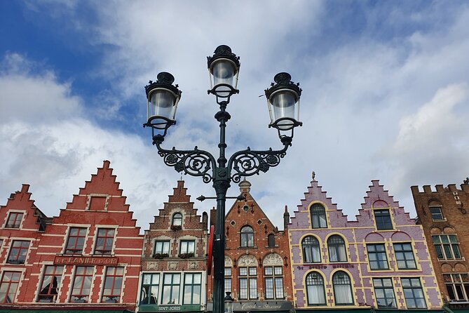 Tasty massage chocolate and spicy stories! - Rozenhoedkaai gives you the classic Bruges view