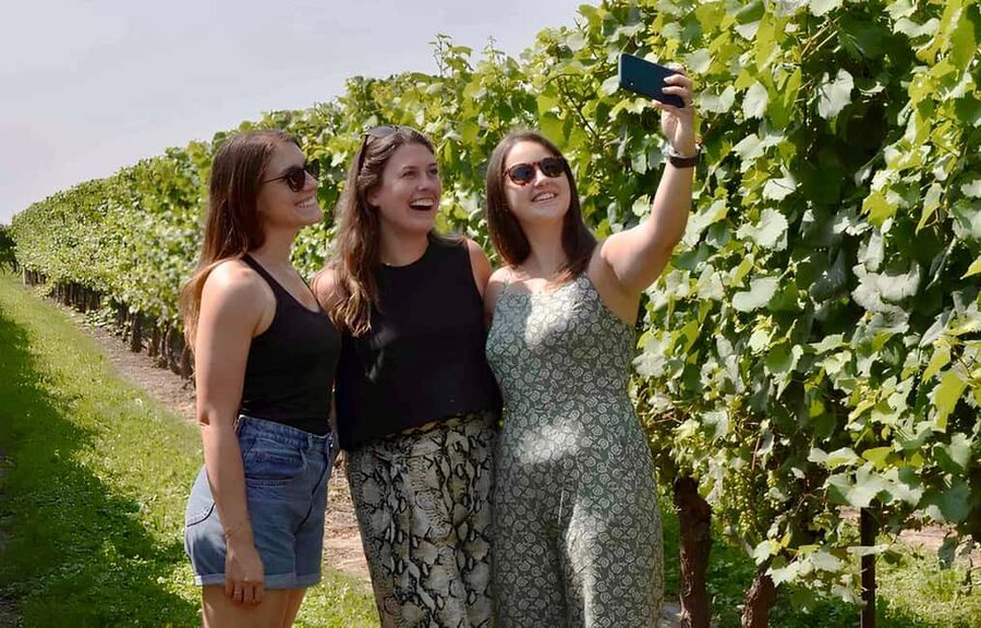 Toronto: Niagara-on-the-Lake, Wine Tasting & Chocolate Tour - Why this day trip works from Toronto