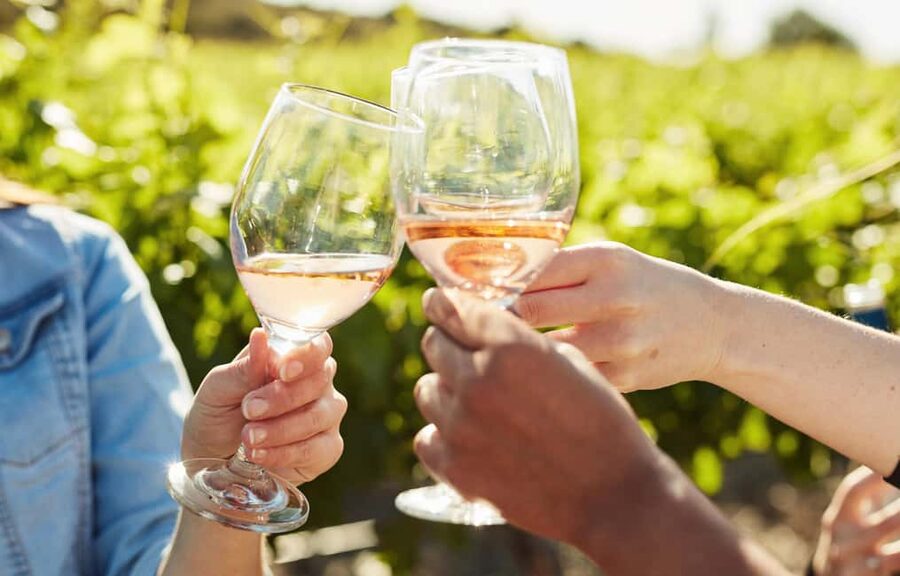Toronto: Niagara-on-the-Lake, Wine Tasting & Chocolate Tour - Two hours to wander Niagara-on-the-Lake