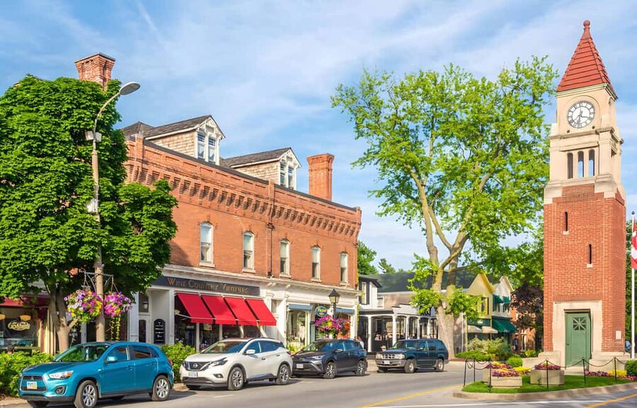 Toronto: Niagara-on-the-Lake, Wine Tasting & Chocolate Tour - The guides make a real difference