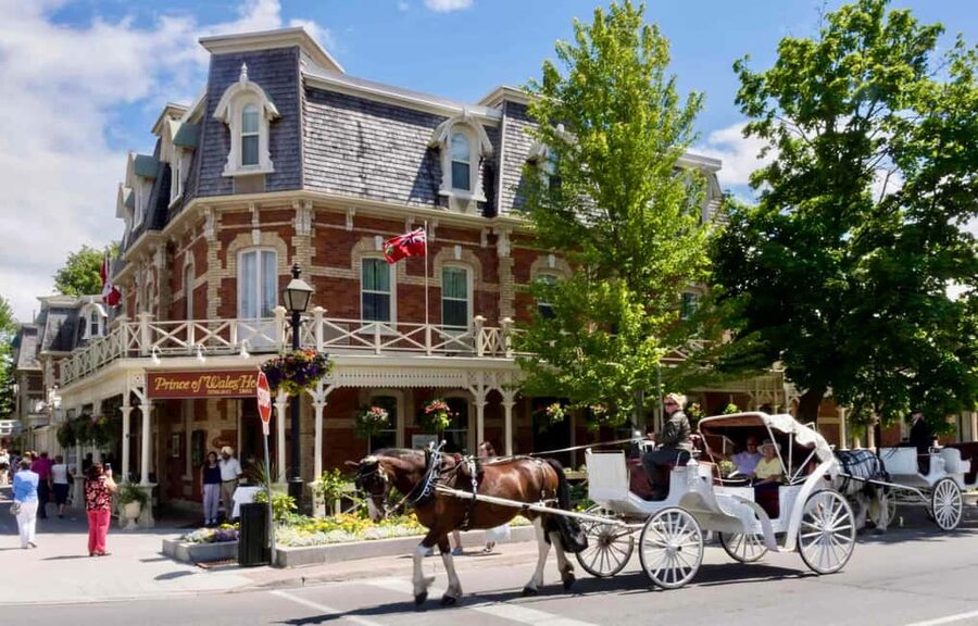 Toronto: Niagara-on-the-Lake, Wine Tasting & Chocolate Tour - Chocolate, maple syrup, and a small chapel