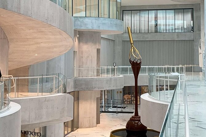 Tour in Lindt Home of Chocolate Museum From Zurich With pickup - From Zurich hotel to Kilchberg by private car