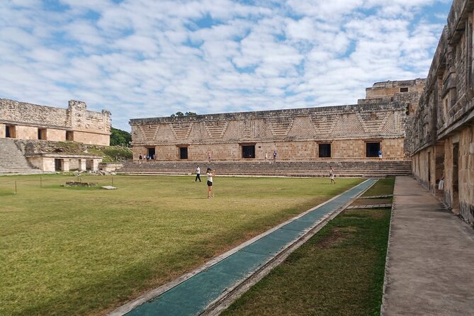 Trip to Uxmal, Hacienda Yoxcopoil & Chocolate Museum from Mérida - A sweet hour at Choco-Story Uxmal