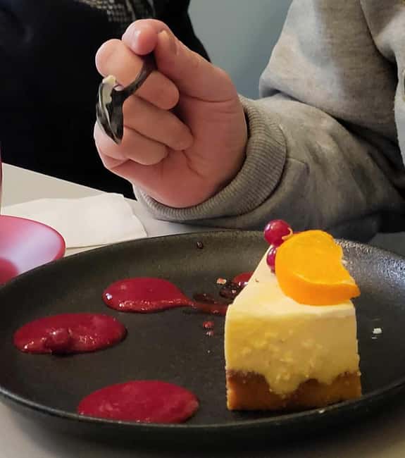 Tromsø Sweet Temptations tour: afternoon tea & chocolates - Who should book this experience?