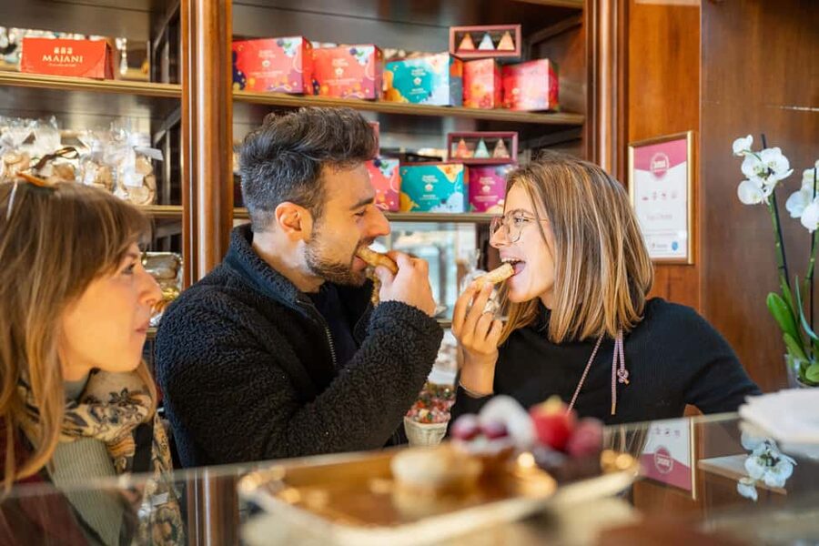 Turin’s Sweet Delights: A Chocolate Walking Tour - Turin Porta Nuova and the first taste of the city