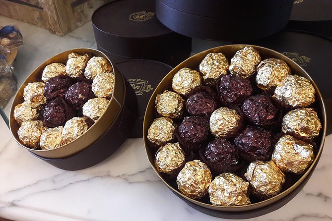 Turin Sweet & Chocolate Walking Food Tour by Do Eat Better - Group size, pace, and practical comfort
