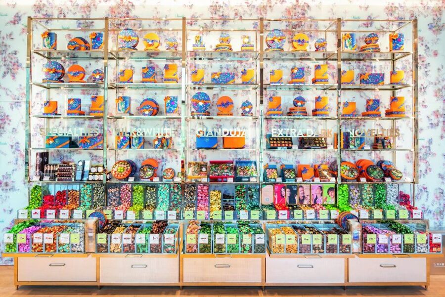Venchi Rialto: Chocolate Tasting Experience in Venice - Tasting selected chocolates and gelato