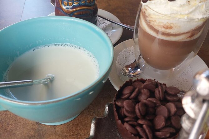 Walking Tour with Hot Chocolate and Chocolate Tasting - Bruges sightseeing with a chocolate trail