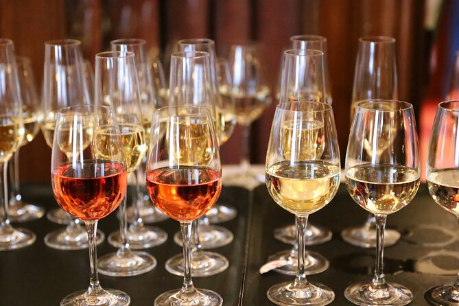 Yarra Valley Wine Tour inc lunch with a glass of wine, tastings and chocolate - Transport, timing, and group size