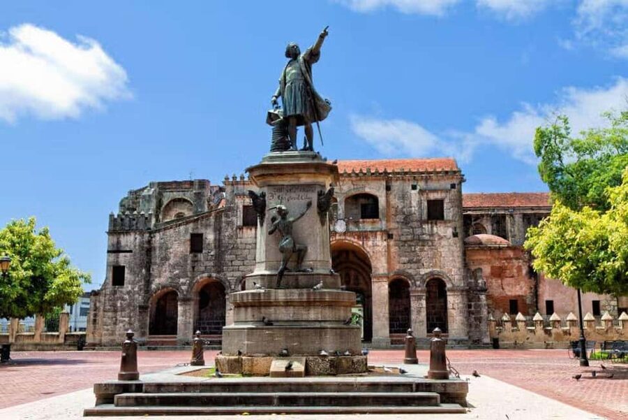 Zona Colonial: Recorrido Histórico con Chocolate y Mamajuana - Why this $5 walk can be a smart start