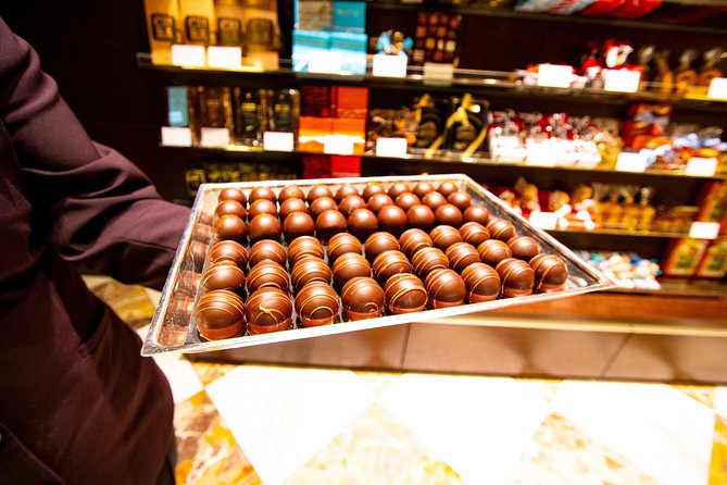 Zurich: Chocolate Tasting and Walking Tour with a Local - A sweet introduction to Zurich’s old town
