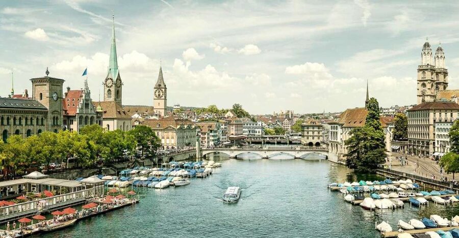 Zurich: City Tour, Cruise, and Lindt Home of Chocolate Visit - Starting near Zurich HB and finding your bearings