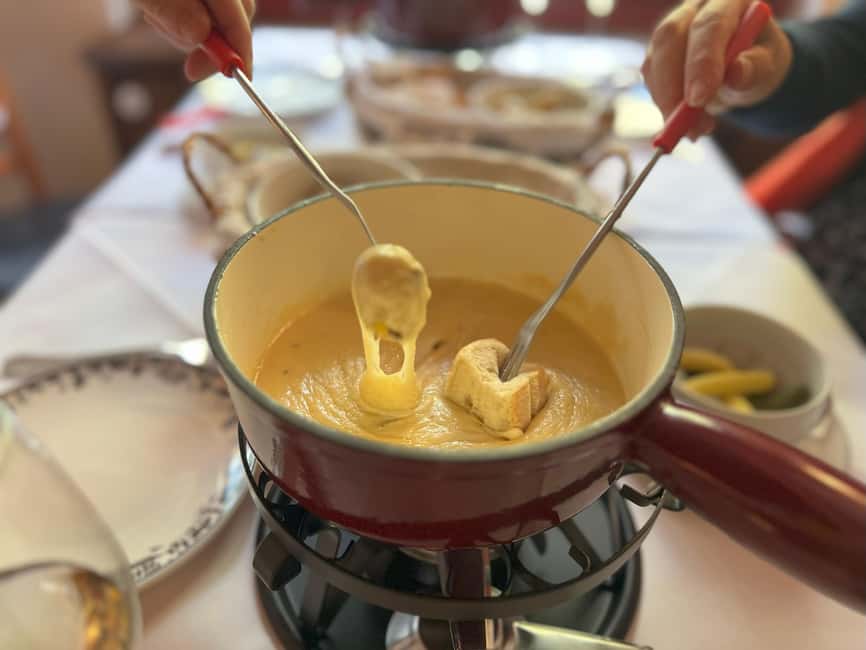 Zurich: Food Tour of 8+ Tastings with Cheeses & Chocolates - The guides make the route feel personal